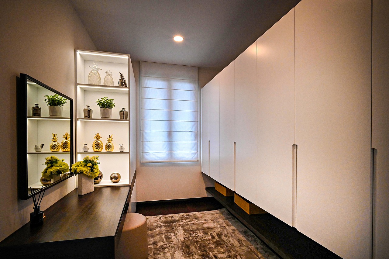 Why Choose a Bespoke Walk In Wardrobe Over Ready-Made?