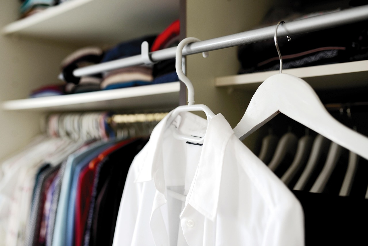 The Ultimate Guide to Dressing Room Wardrobes: Styles, Planning & Solutions