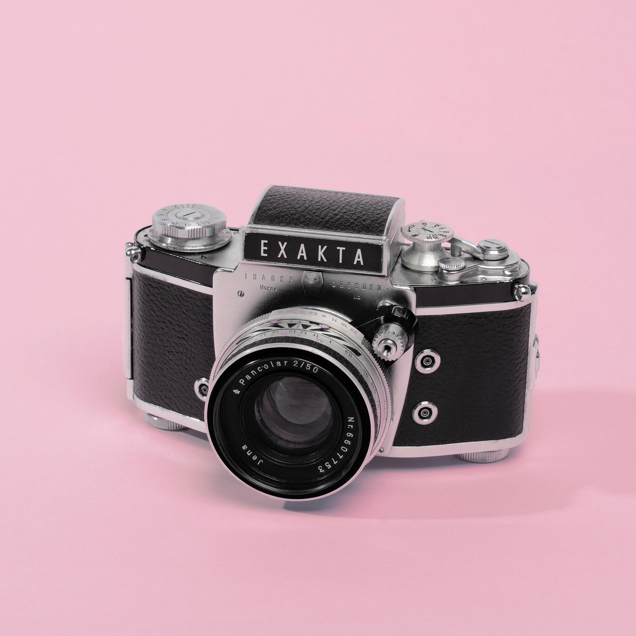 White Background Product Photography Tips for Online Sellers in California