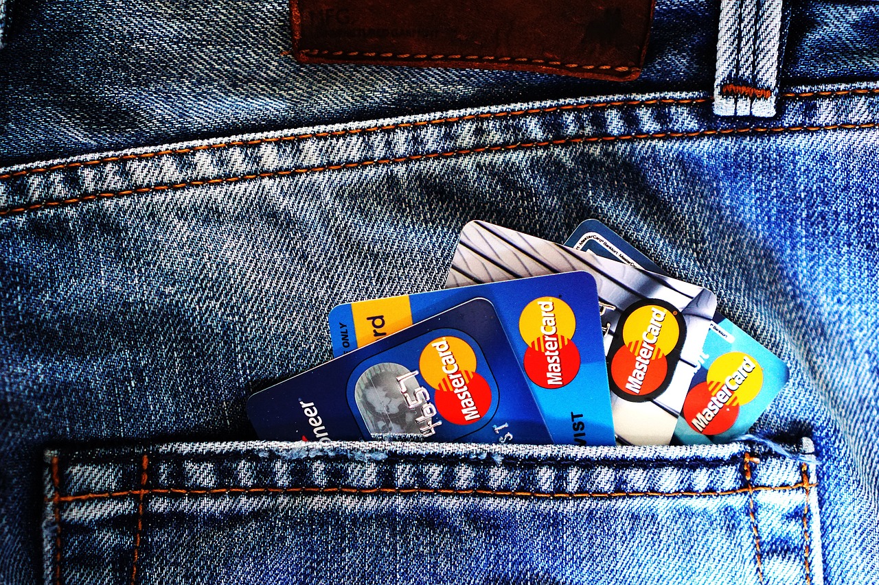 How Many Credit Cards Should You Have If Your CIBIL Score Is Low?