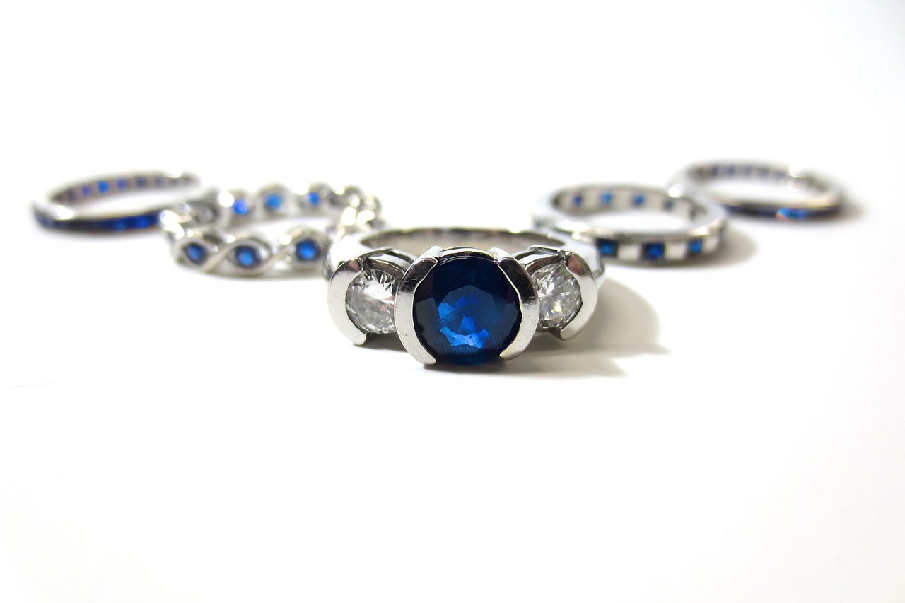 How to Choose an Engagement Ring Setting That Fits Your Style