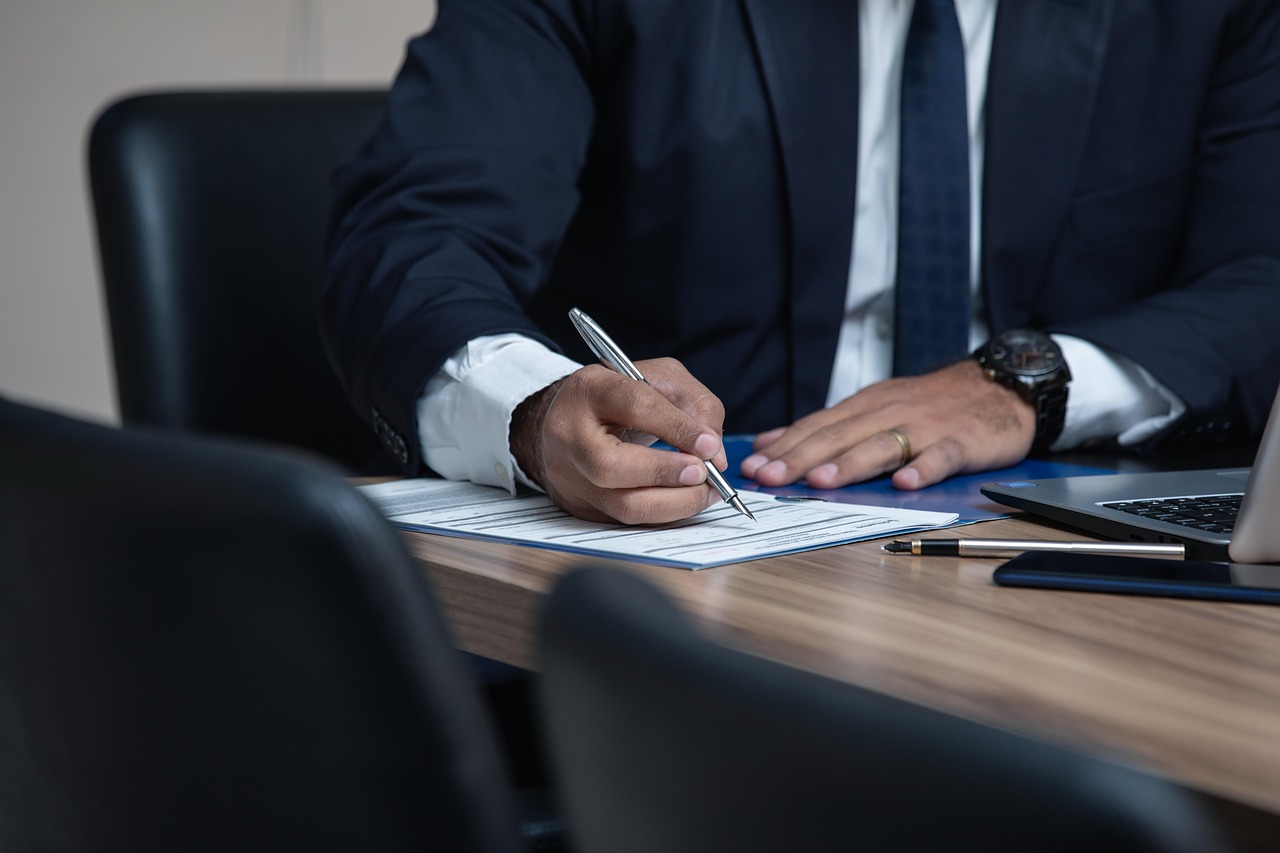 Do You Really Need a SaaS Contracts Lawyer? A Practical Guide for Indian Founders