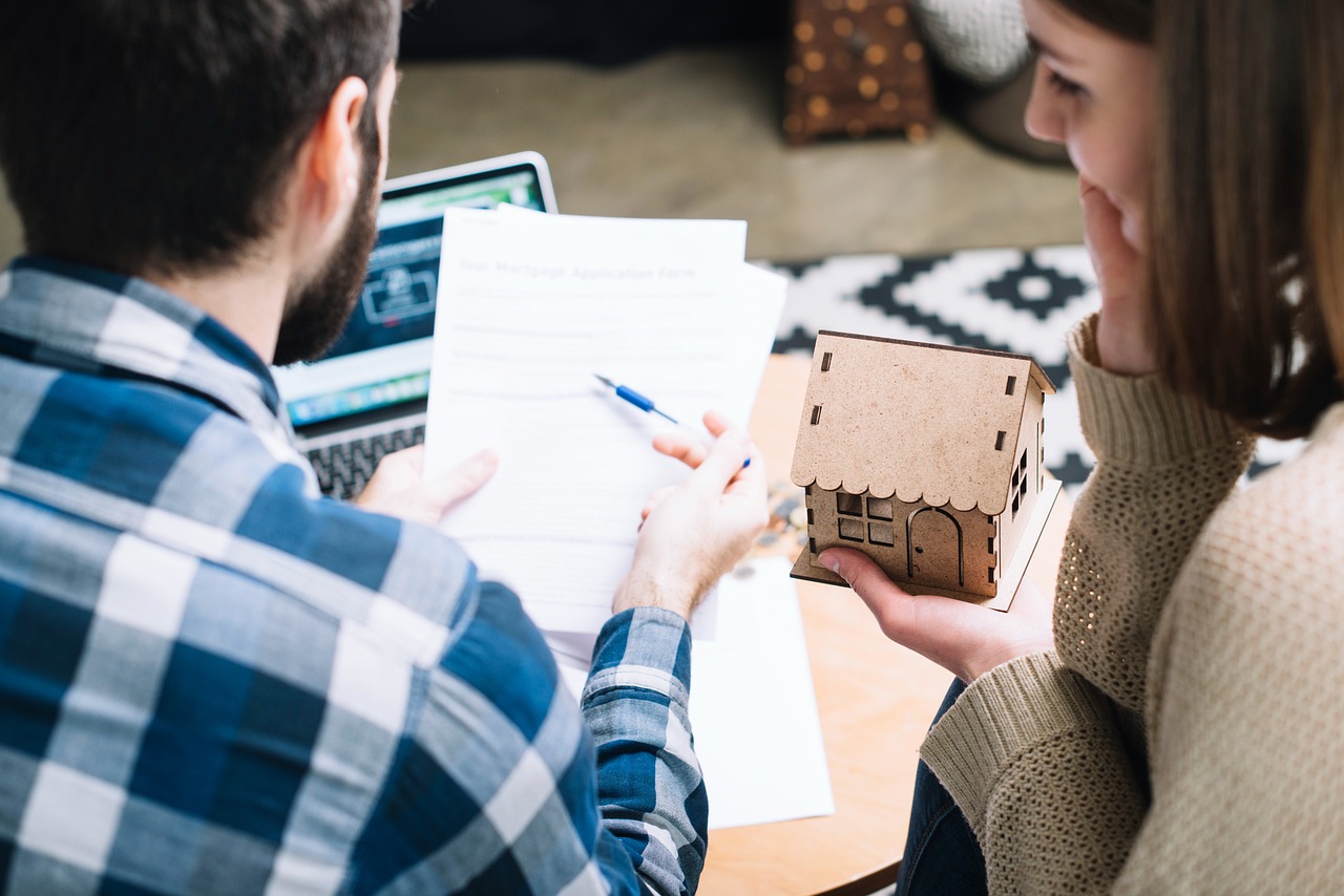 Do You Really Need a SaaS Contracts Lawyer? A Practical Guide for Indian Founders