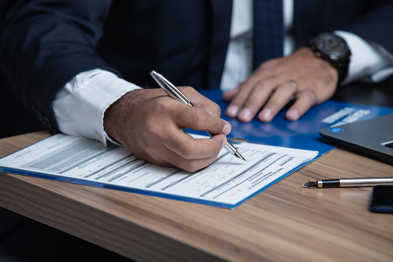 Do You Really Need a SaaS Contracts Lawyer? A Practical Guide for Indian Founders