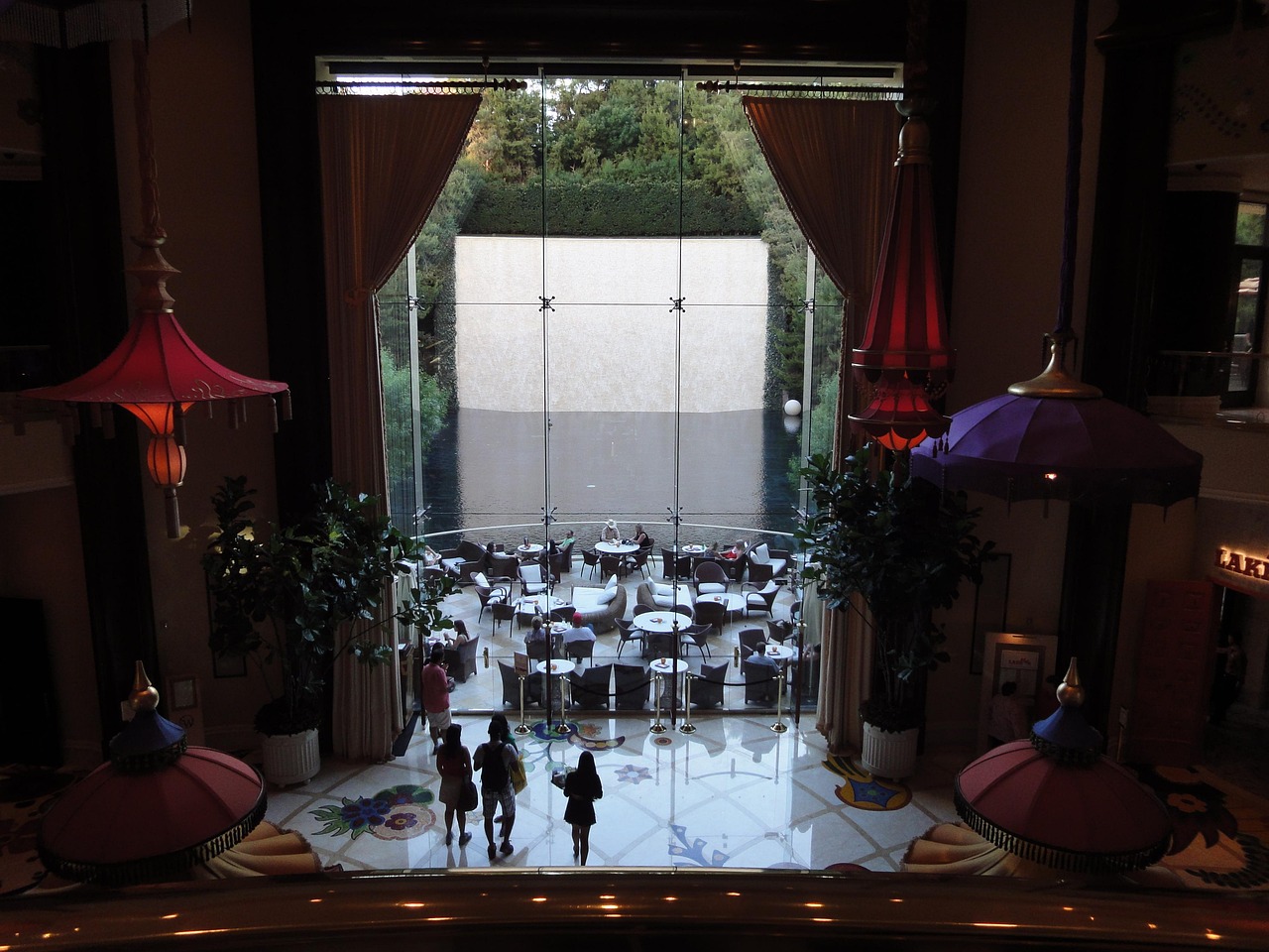 Planning a Las Vegas Group Trip: What to Look for in a Hotel That Does It All