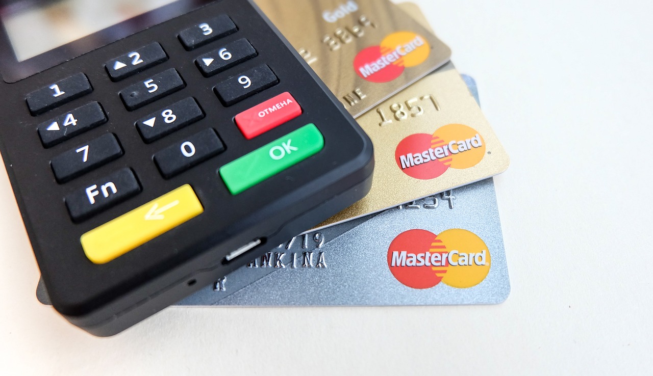 Understanding the Importance of a Card Reader Machine in UK Retail