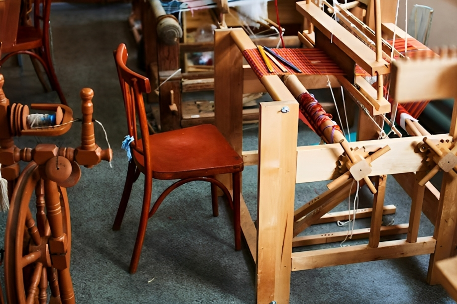 second hand furniture store